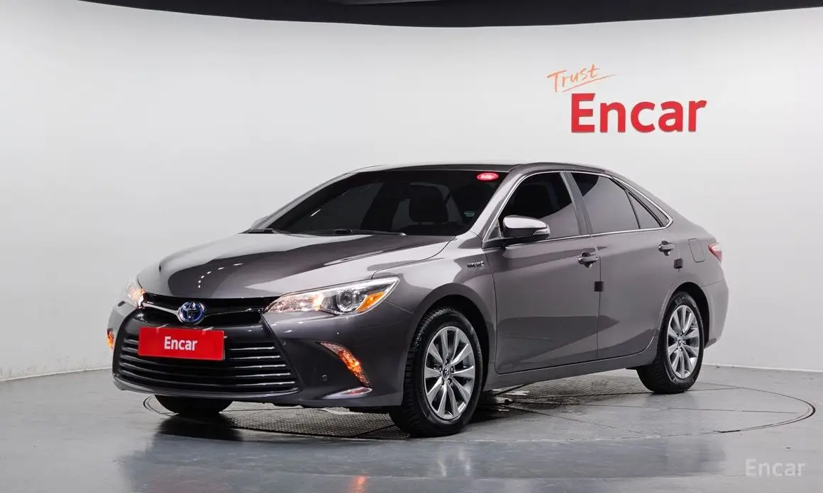 Toyota New Camry Hybrid LE