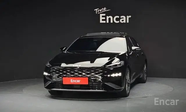 Kia K8 Hybrid Signature Special