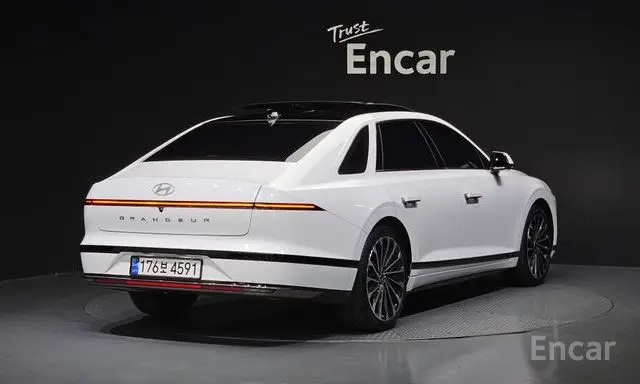 Hyundai Granzer Hybrid (GN7) Calligraphy