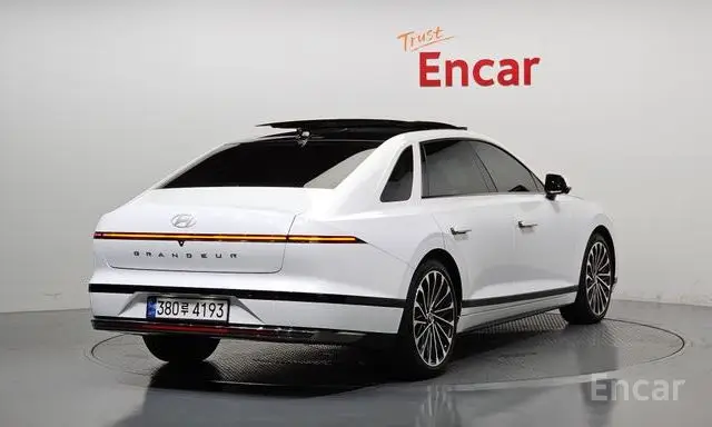 Hyundai Granzer Hybrid (GN7) Calligraphy