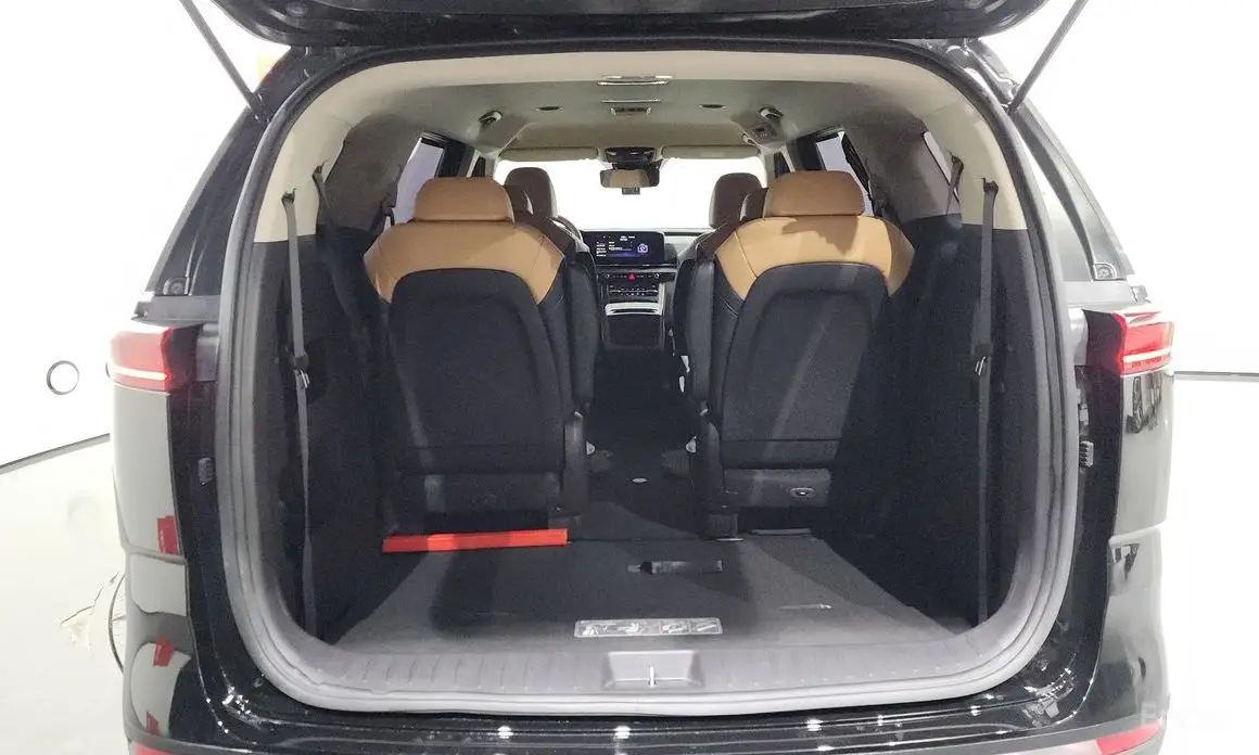 Kia Carnival 4th Generation 9-seater Prestige