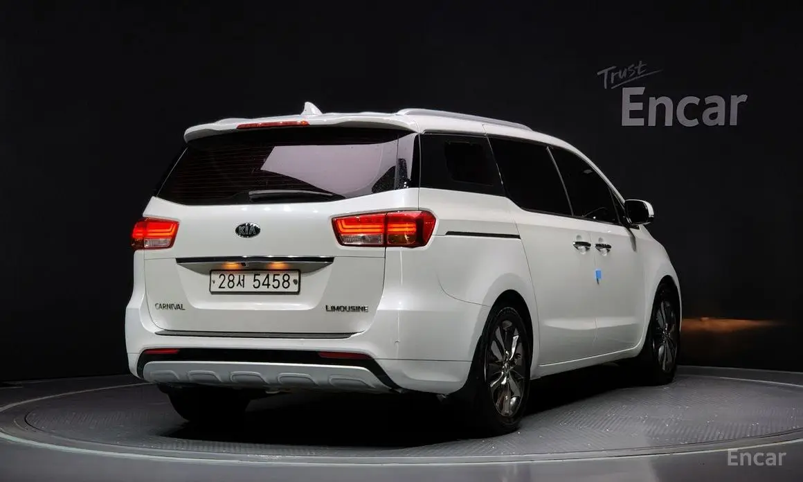 Kia All New Carnival 7 Seater Limousine President