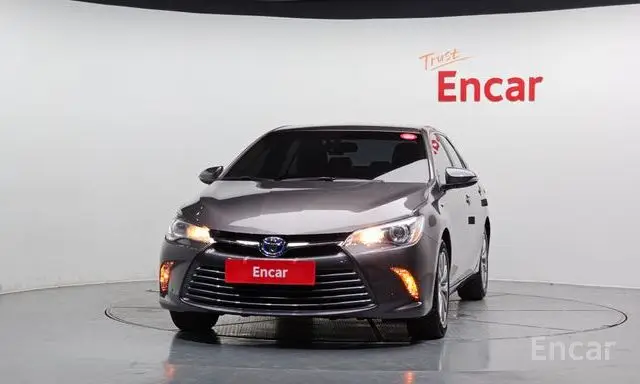 Toyota New Camry Hybrid LE