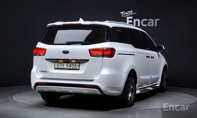 Kia All New Carnival 9-Seater Prestige