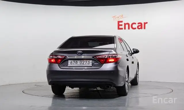 Toyota New Camry Hybrid LE