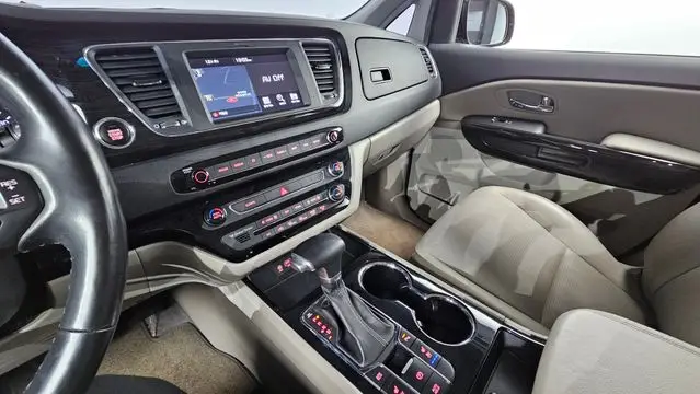 Kia The New Carnival 9 Seater Prestige