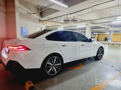 BMW 5 Series (G60) 530i xDrive M Sport