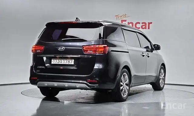 Kia The New Carnival 9 Seater Prestige