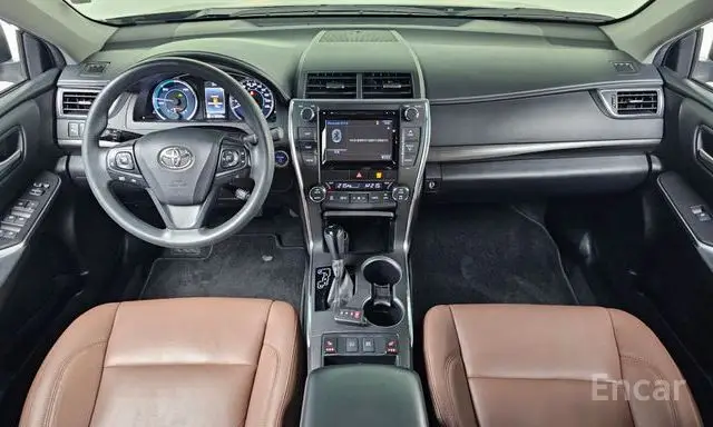 Toyota New Camry Hybrid LE