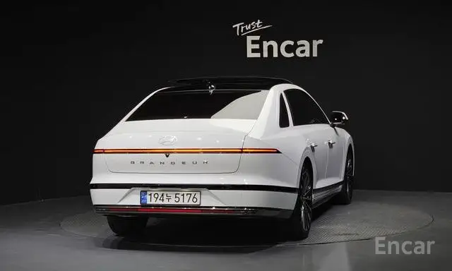Hyundai Granzer Hybrid (GN7) Calligraphy