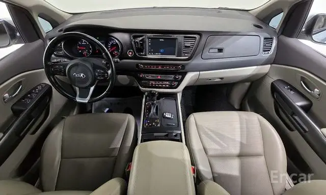 Kia All New Carnival 9-Seater Luxury