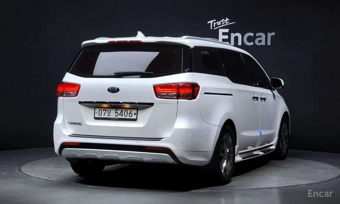 Kia All New Carnival 9-Seater Prestige