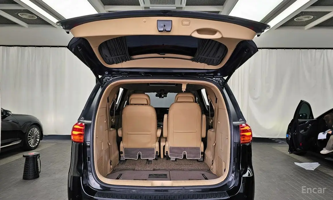 Kia The New Carnival 7-Seater High Rimujin President