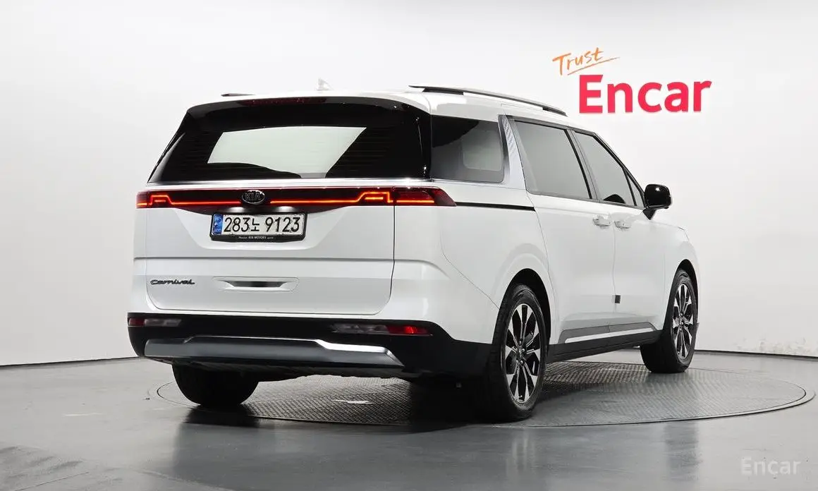 Kia Carnival 4th Generation 9-seater Signature