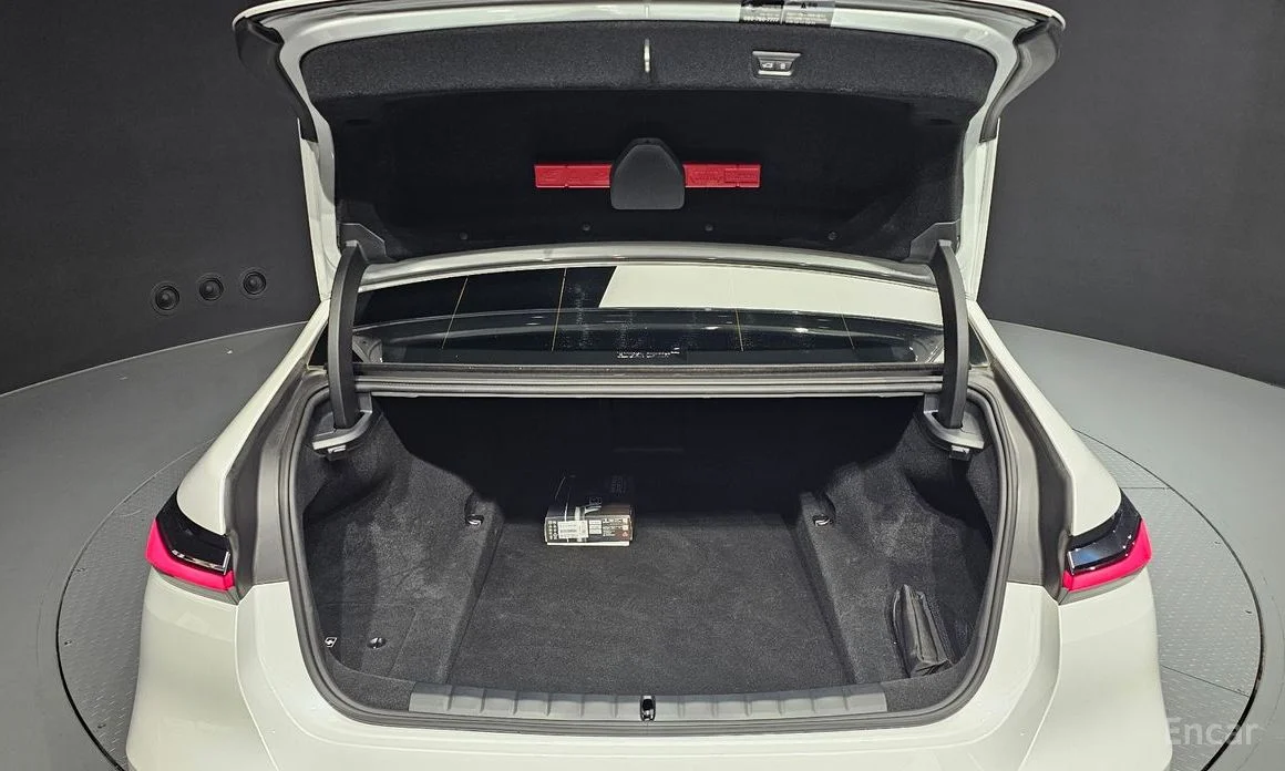 BMW 7 Series (G70) 740i xDrive M Sport