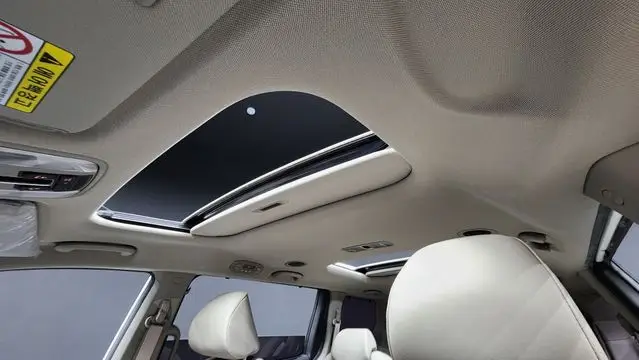 Kia All New Carnival 9-Seater Prestige