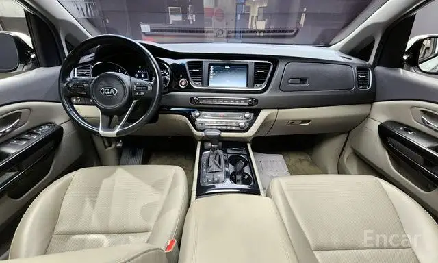 Kia All New Carnival 9-Seater Prestige