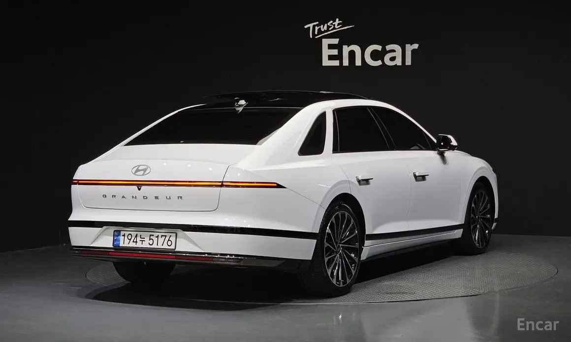 Hyundai Granzer Hybrid (GN7) Calligraphy