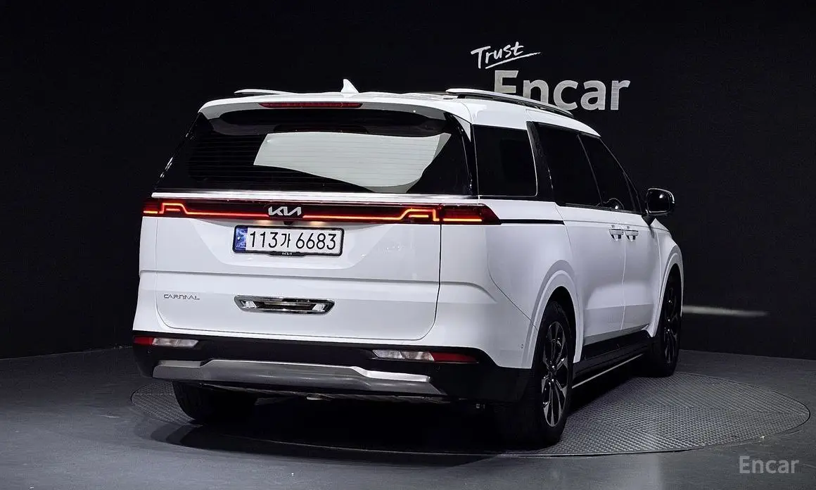 Kia Carnival 4th Generation Gasoline 7-Seater Signature