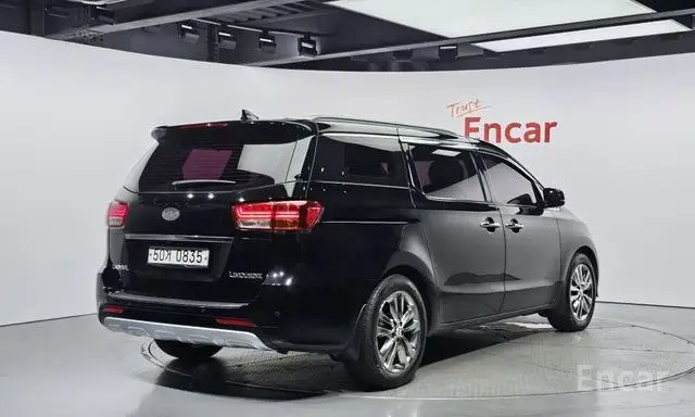 Kia All New Carnival 7-Seater Limousine VIP